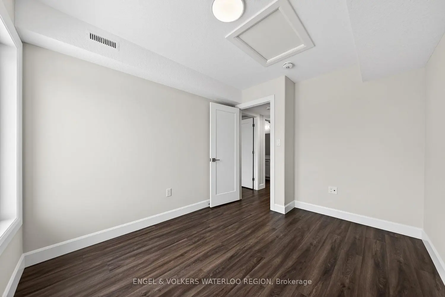 Additional image 19 of 3202 Vivian Line 48