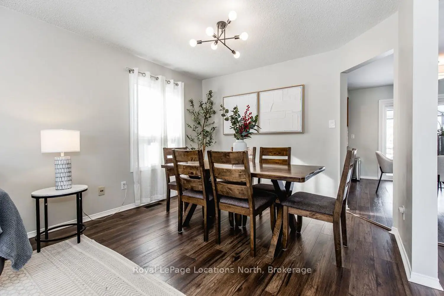 52 Royal Beech Drive photo 2