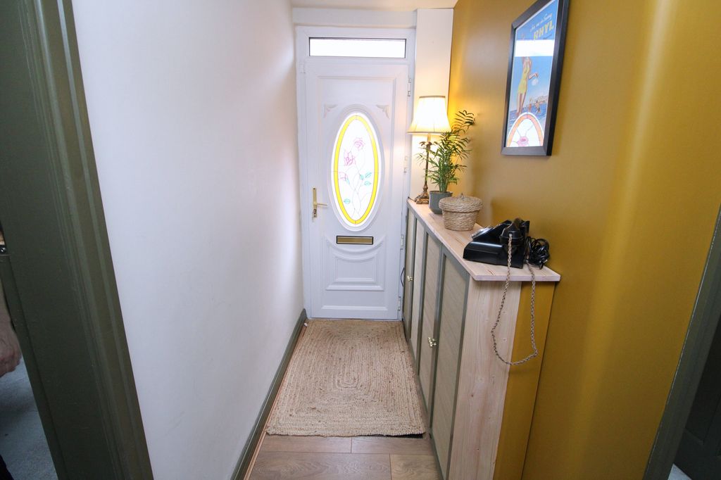 Additional image 3 of 3 bed flat for saleOakwood Road, Rhyl LL18
