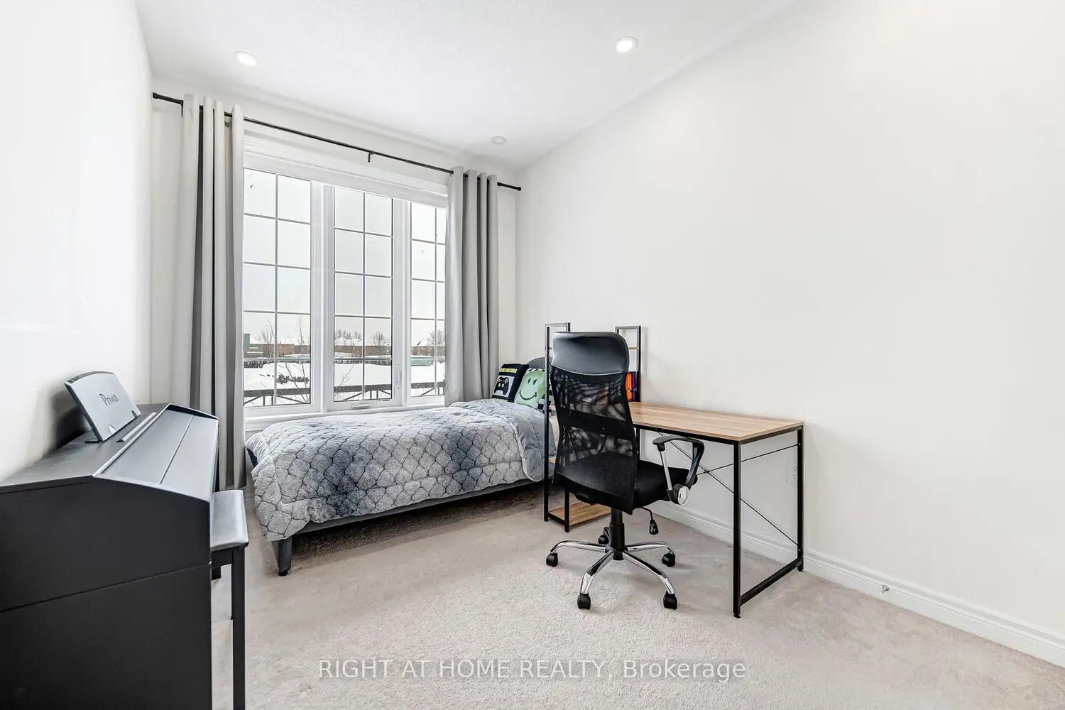 Additional image 17 of 52 Veterans Street