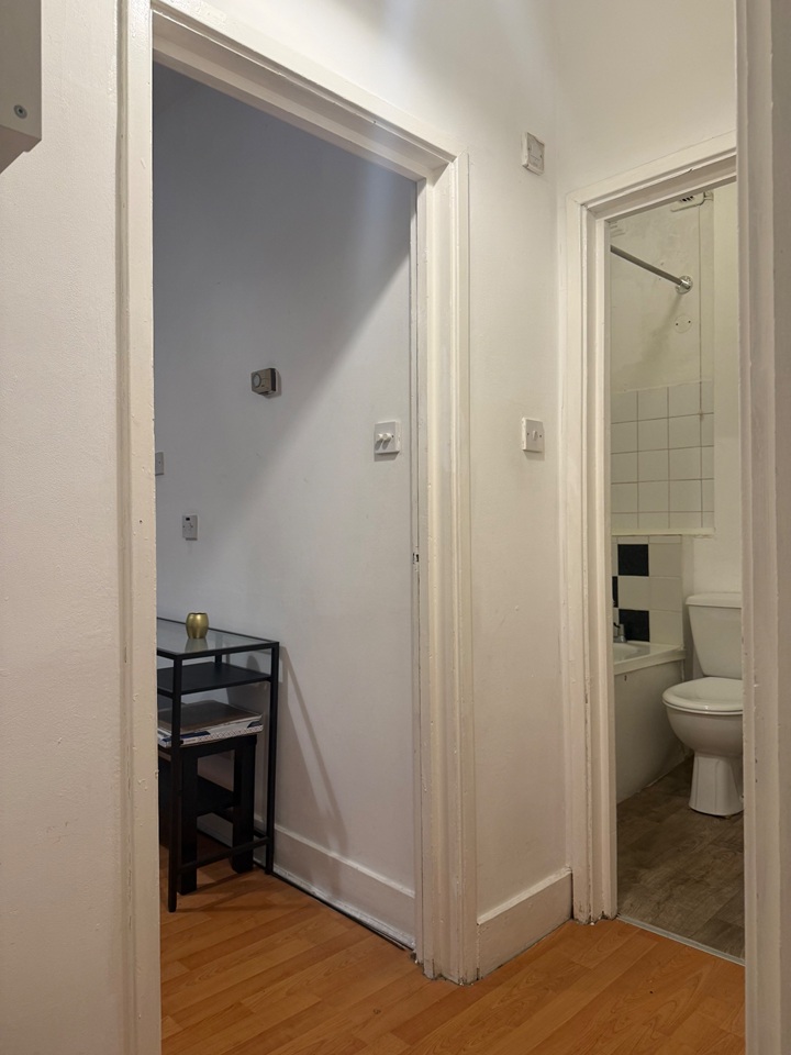 1 Bed Flat, Bacon Street, E2, N1 7GU