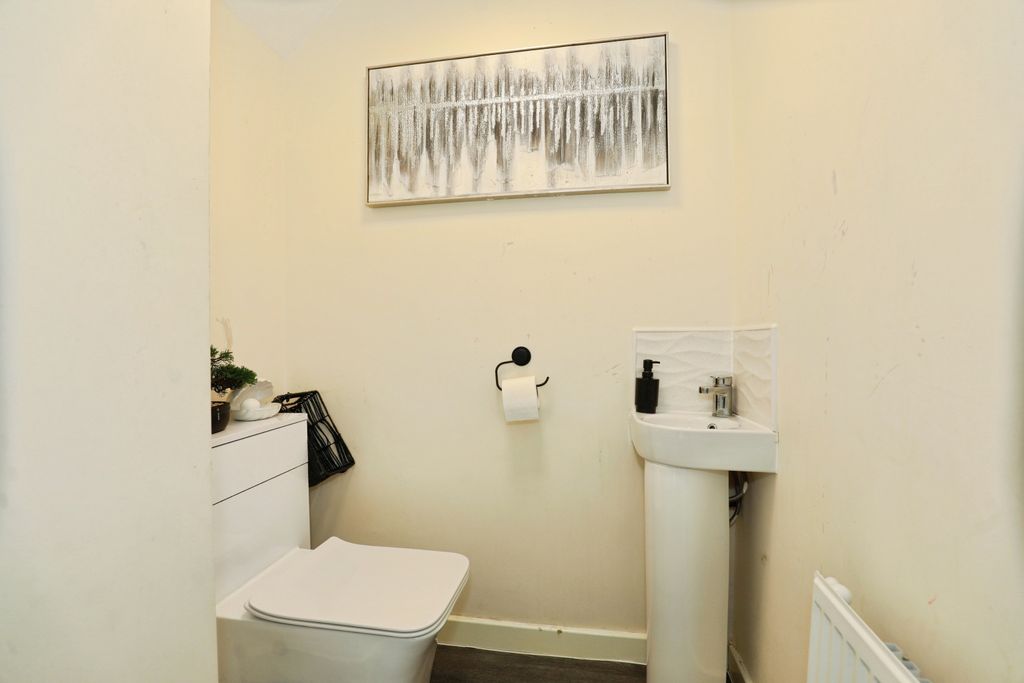 Additional image 5 of 5 bed detached house for saleJohn Wyatt Close, Bucknall, Stoke-On-Trent ST2