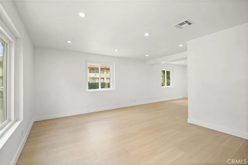 Additional image 10 of 7010 Lennox Avenue Unit B, Van Nuys, CA 91405