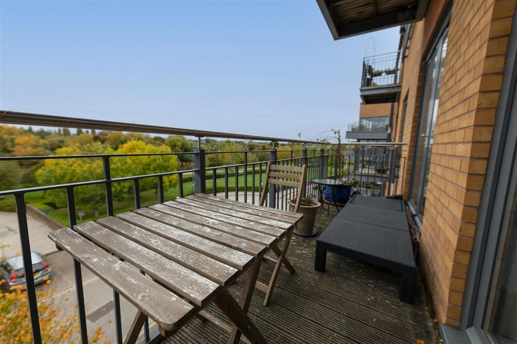 Additional image 9 of 2 bed flat for saleBasin Road, Worcester WR5