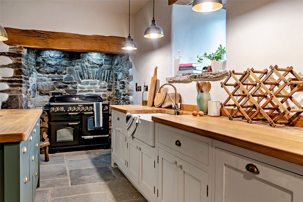 Additional image 9 of 5 bed detached house for saleFolland Road, Glanamman, Ammanford, Carmarthenshire SA18