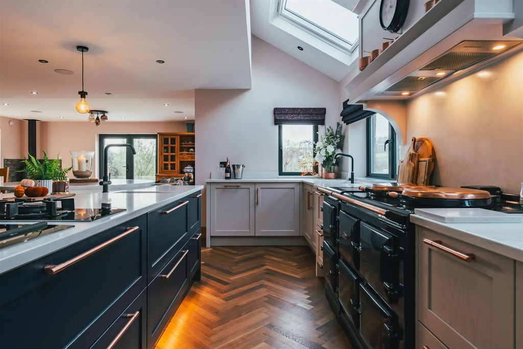Additional image 4 of 4 bed detached house for saleStation Road, Hope, Hope Valley S33