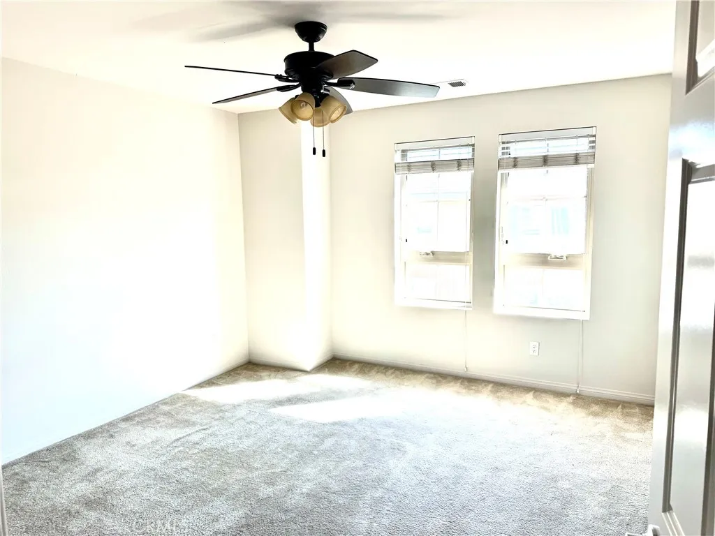 Additional image 15 of 14121 W Oak Lane, Van Nuys, CA 91405