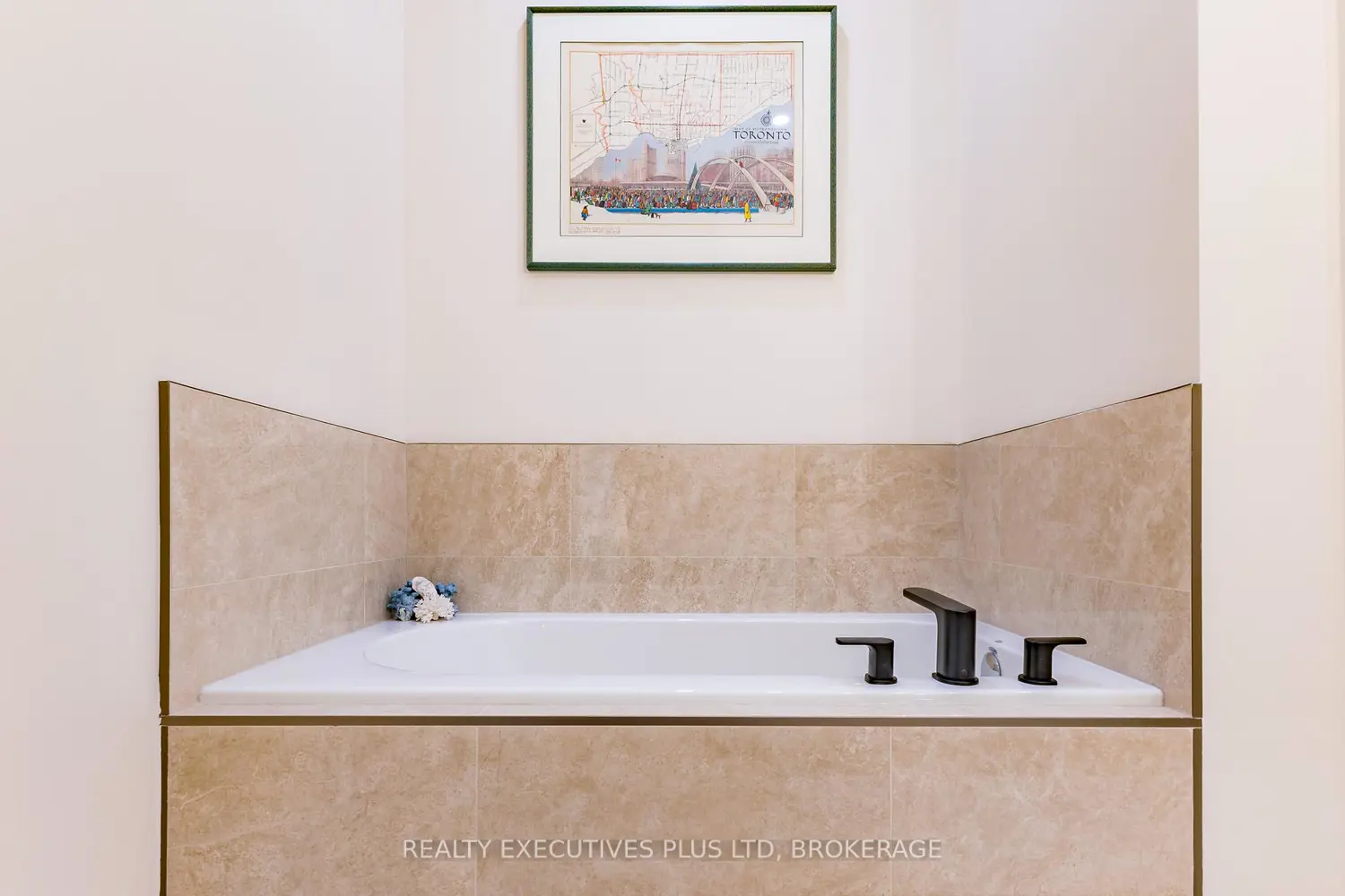 Additional image 18 of 504 Royal Ridge Court