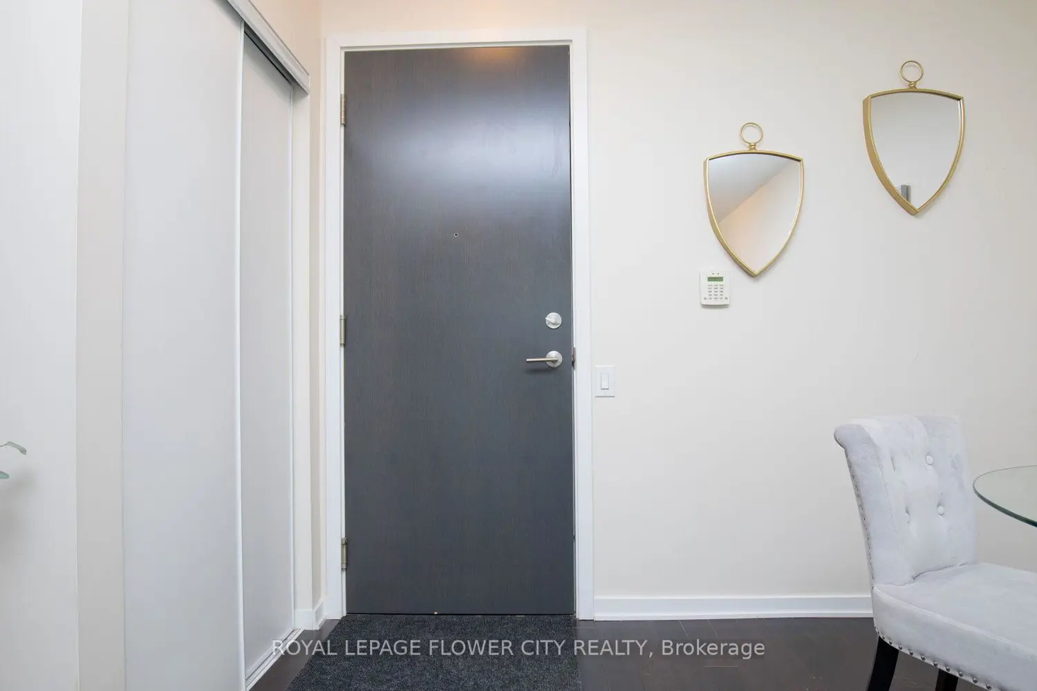 Additional image 12 of 105 The Queensway Avenue 415