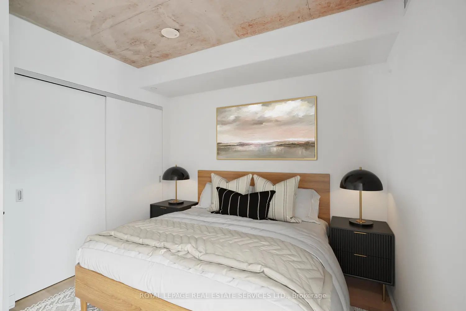 Additional image 9 of 2720 Dundas Street 302