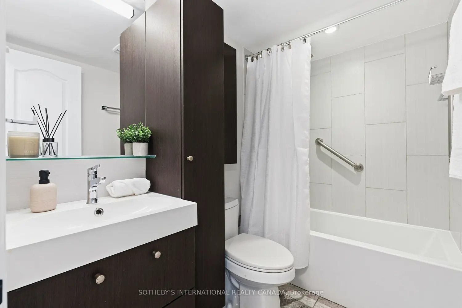 Additional image 16 of 101 Hammersmith Avenue 205