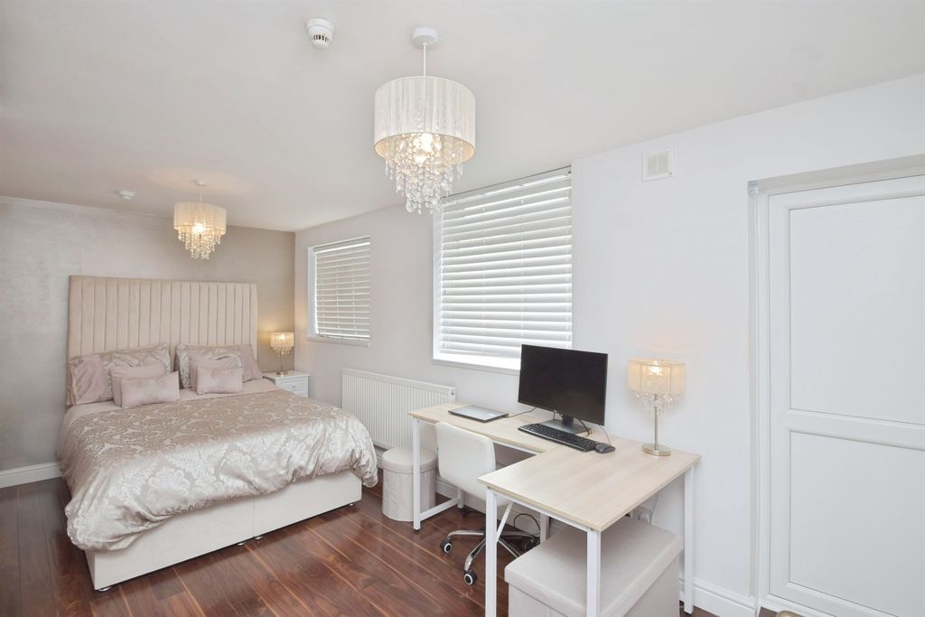 Additional image 15 of 2 bed flat for saleBeach Road, Porthcawl CF36
