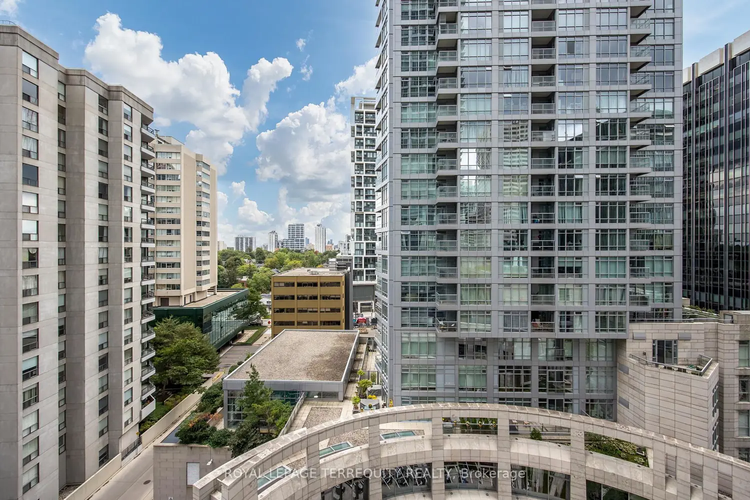 Additional image 18 of 2191 Yonge Street 1004