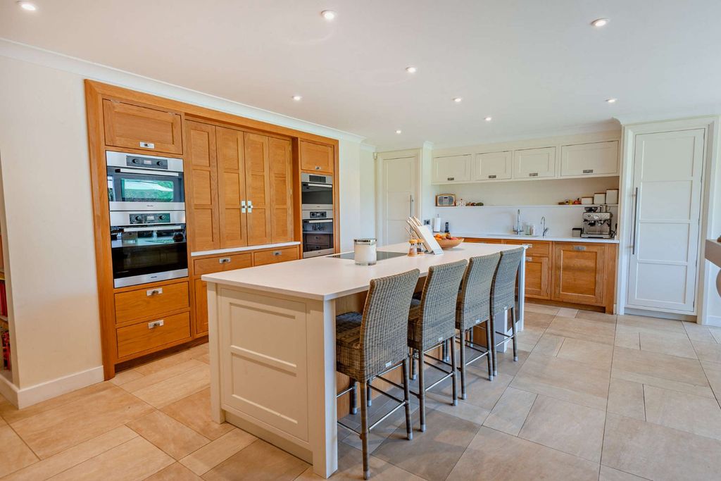 Additional image 7 of 6 bed detached house for saleHorris Hill, Newtown Road, Newbury, Berkshire RG20
