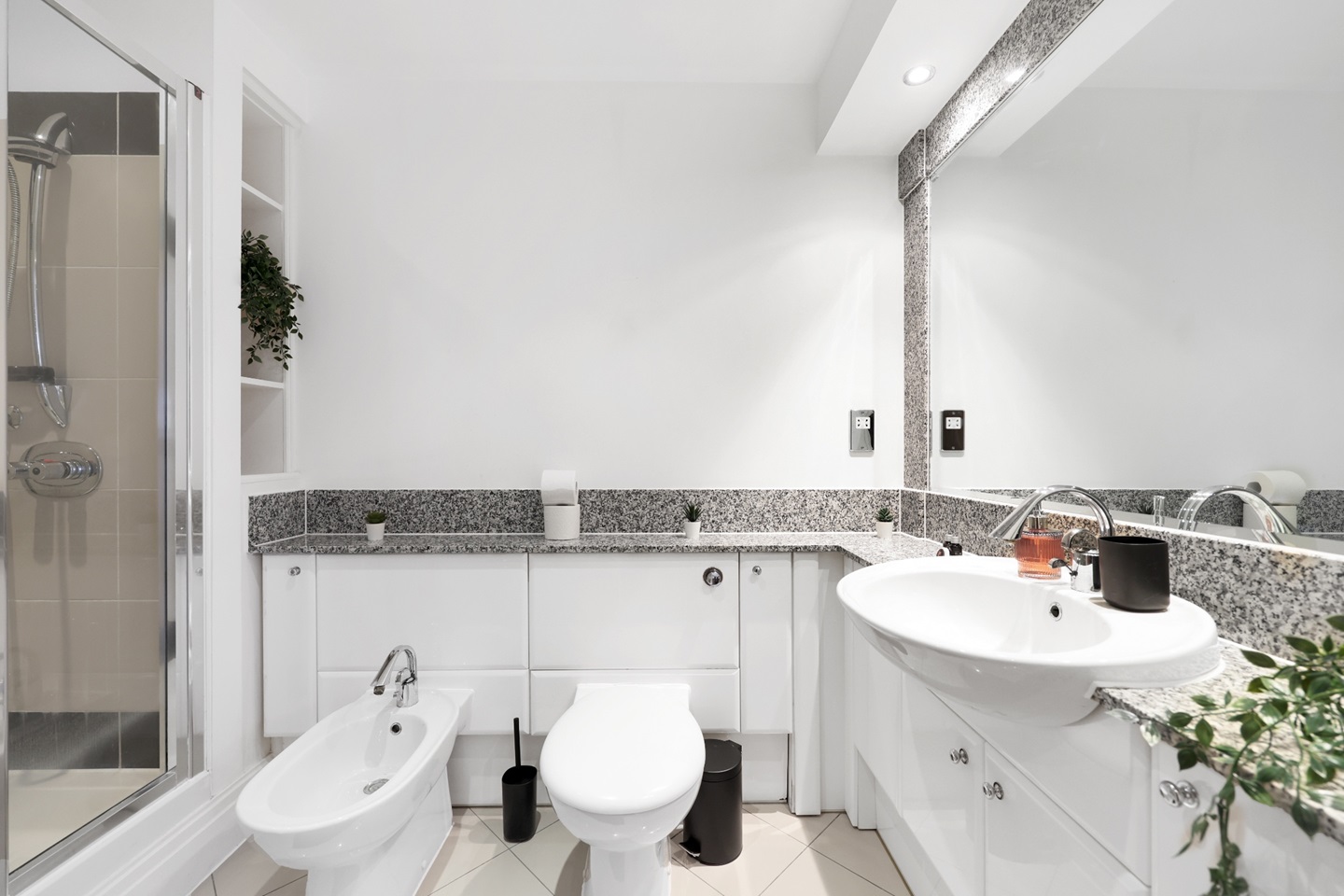 Additional image 8 of 3 Bed Flat, Thames Point, SW6, N1 7GU