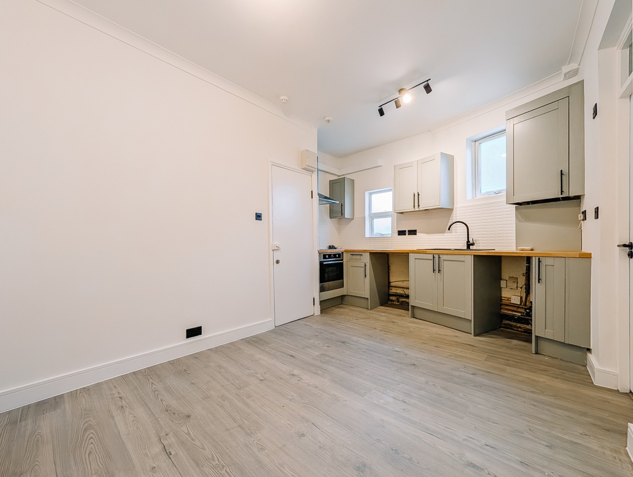 Additional image 2 of 1 Bed Flat, Jackson Road, N7, N1 7GU