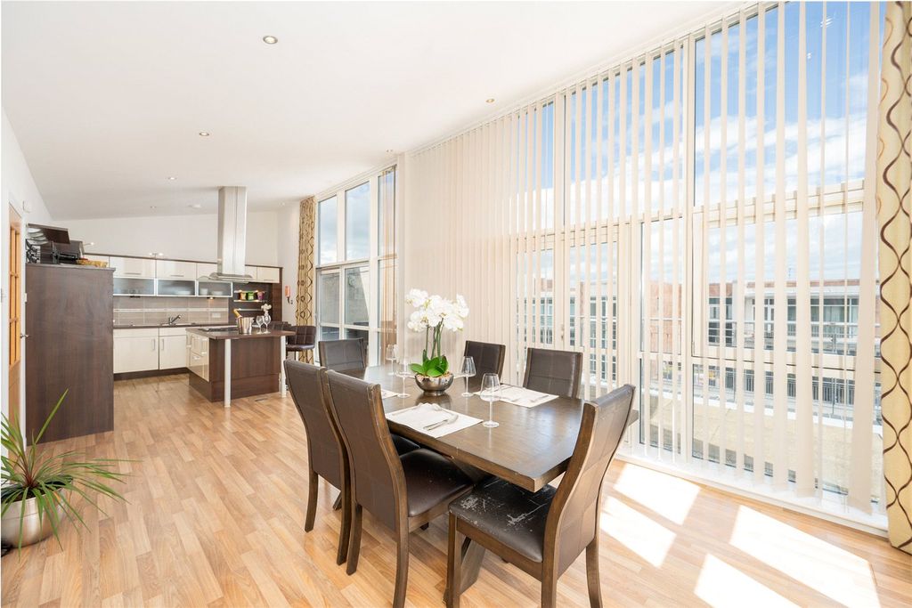 Additional image 8 of 3 bed flat for sale79 Queens Highlands, Aberdeen AB15