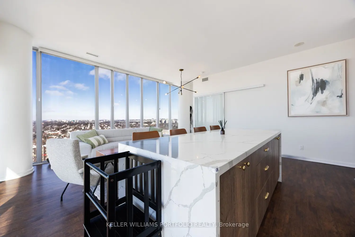 Additional image 5 of 105 The Queensway Avenue 3401