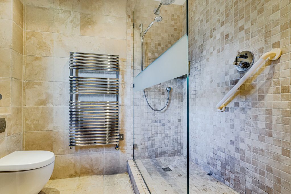 Additional image 15 of 2 bed flat for saleChalkwell Esplanade, Chalkwell SS0