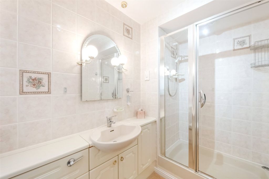 Additional image 16 of 2 bed flat for saleBeechwood Gardens, The Garden Wing, Stirling FK8