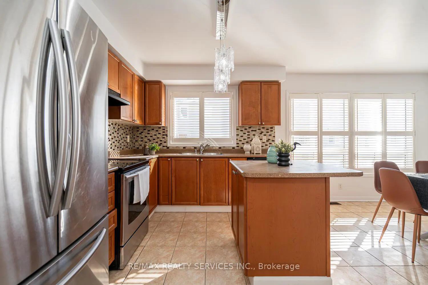 Additional image 13 of 67 Decker Hollow Circle