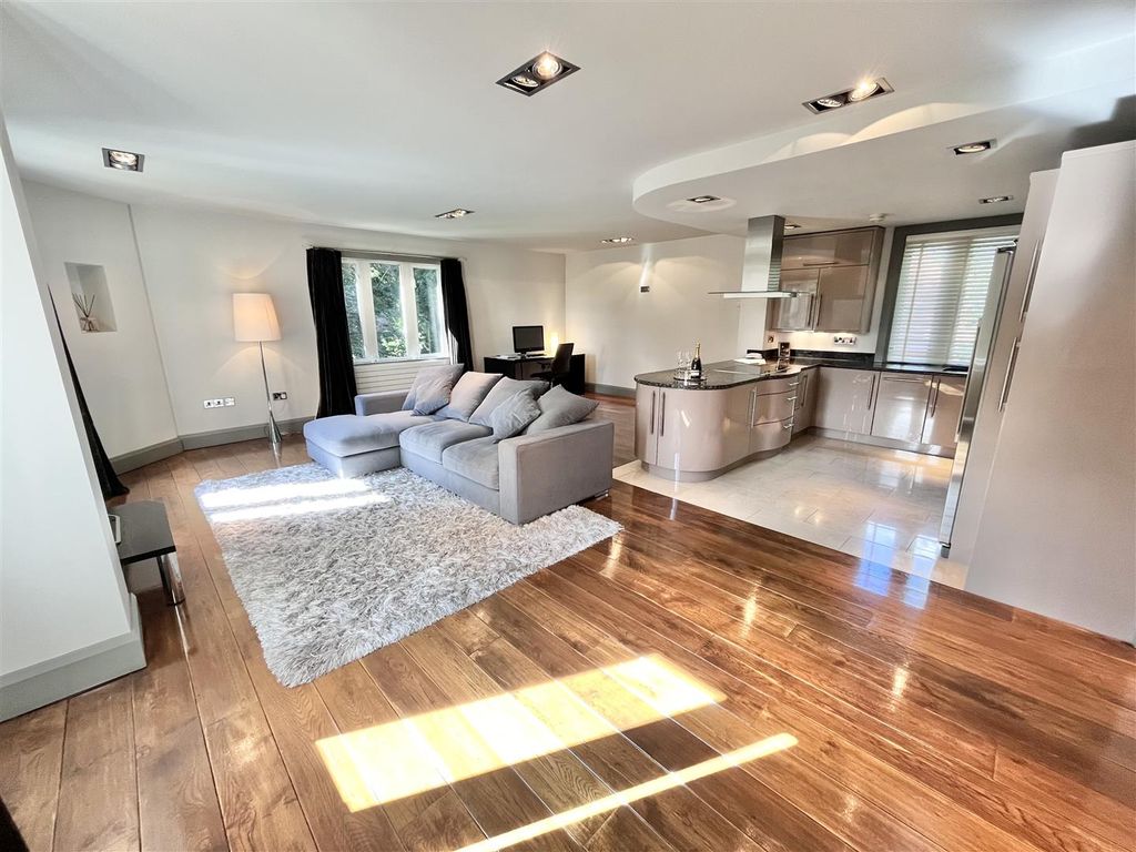 Additional image 2 of 2 bed flat for sale6 Norcliffe Hall, Altrincham Road, Wilmslow SK9