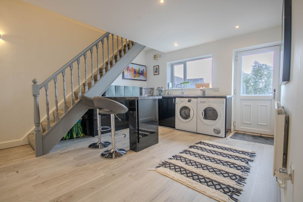 Additional image 12 of 6 bed detached house for saleClos Maes Mawr, Caerphilly CF83