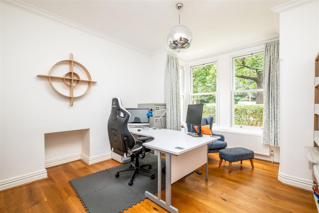 Additional image 16 of 7 bed detached house for salePark Avenue, Bedford MK40