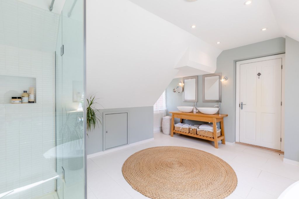Additional image 15 of 5 bed detached house for saleChapel Row, Berkshire RG7