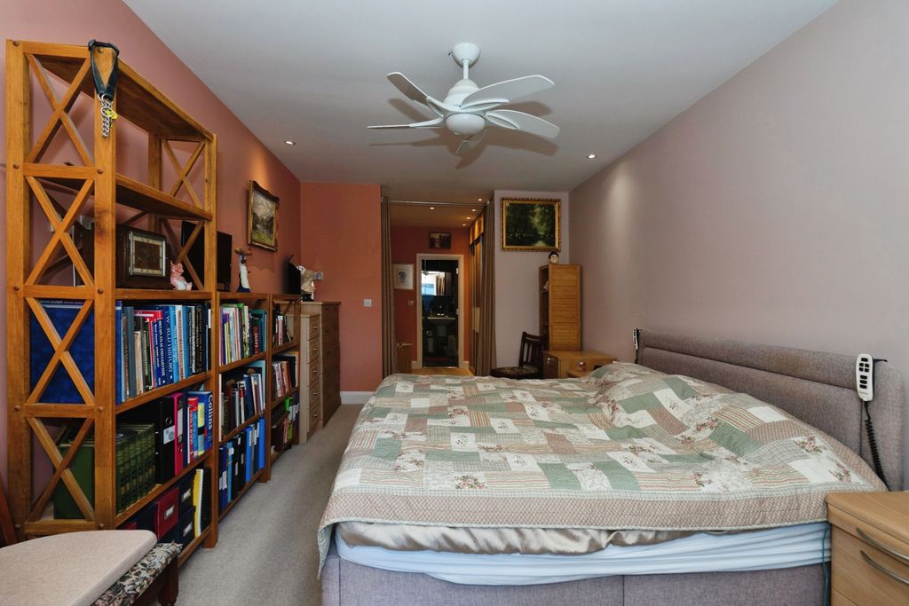 Additional image 9 of 2 bed flat for saleMarine Parade, Worthing BN11