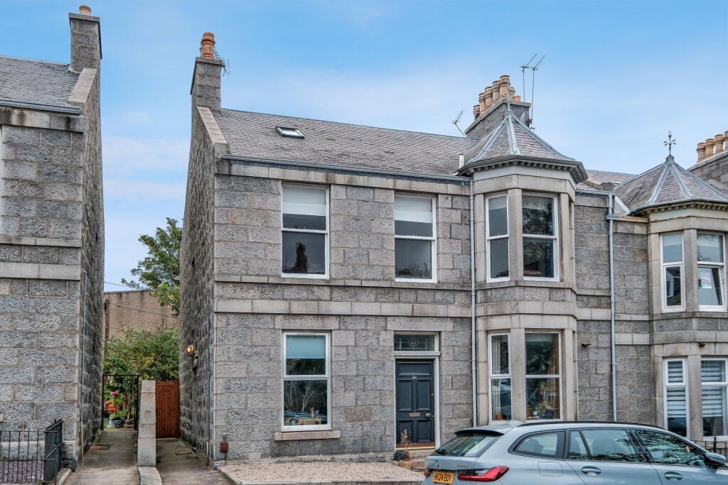 28 Grosvenor Place, Rosemount, Aberdeen, AB25
