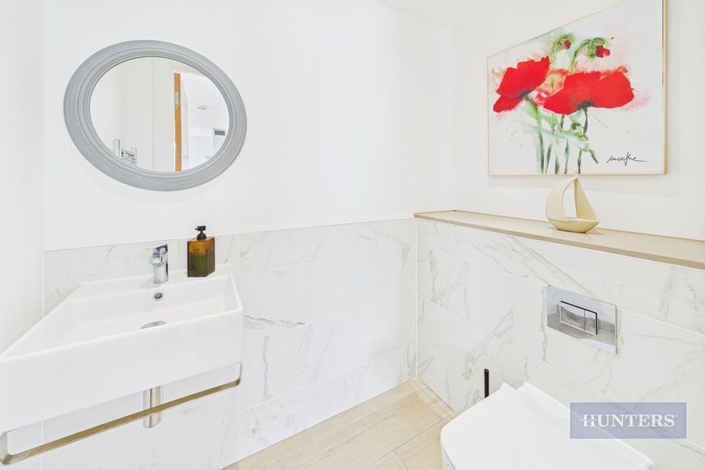 Additional image 8 of 2 bed flat for saleAlexandra Wharf, Ocean Village SO14