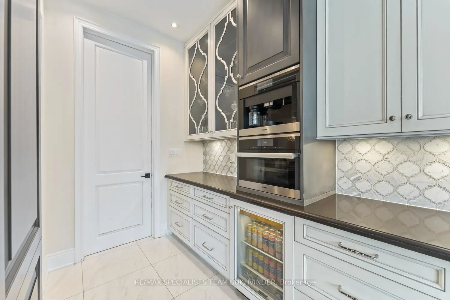 Additional image 8 of 51 Classic Drive