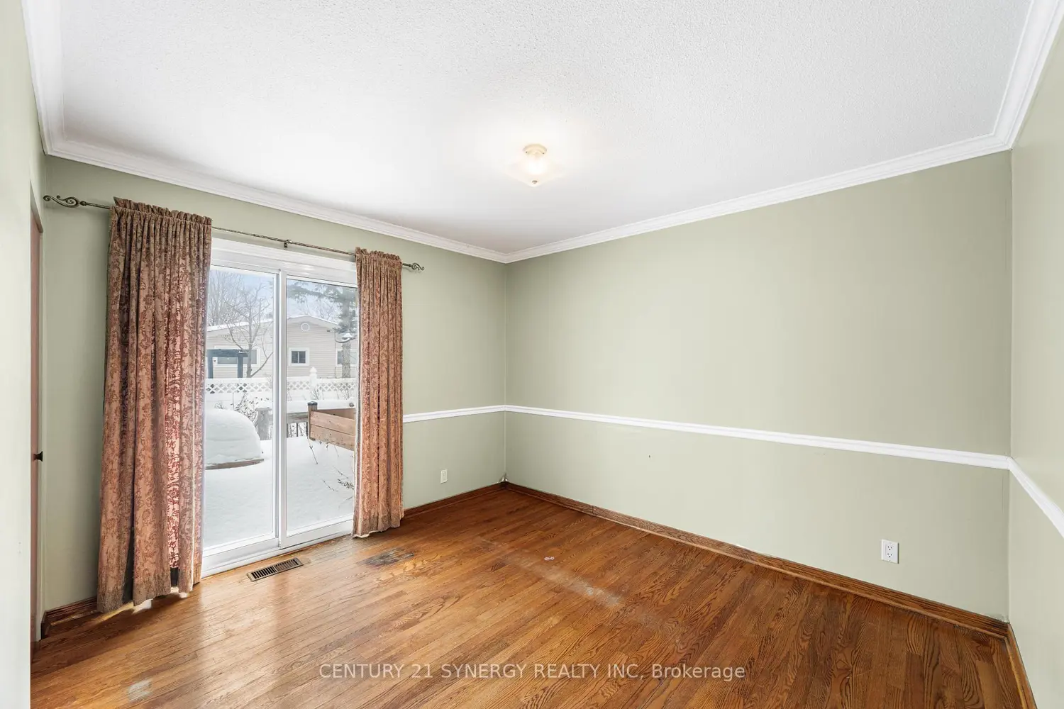 Additional image 16 of 2414 Joliffe Street