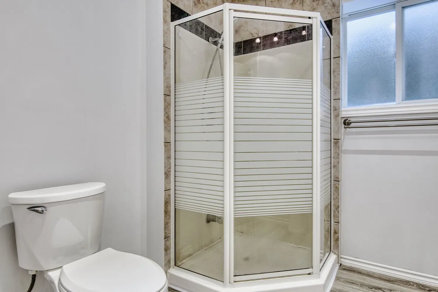 Additional image 12 of 11 Cozocar Crescent