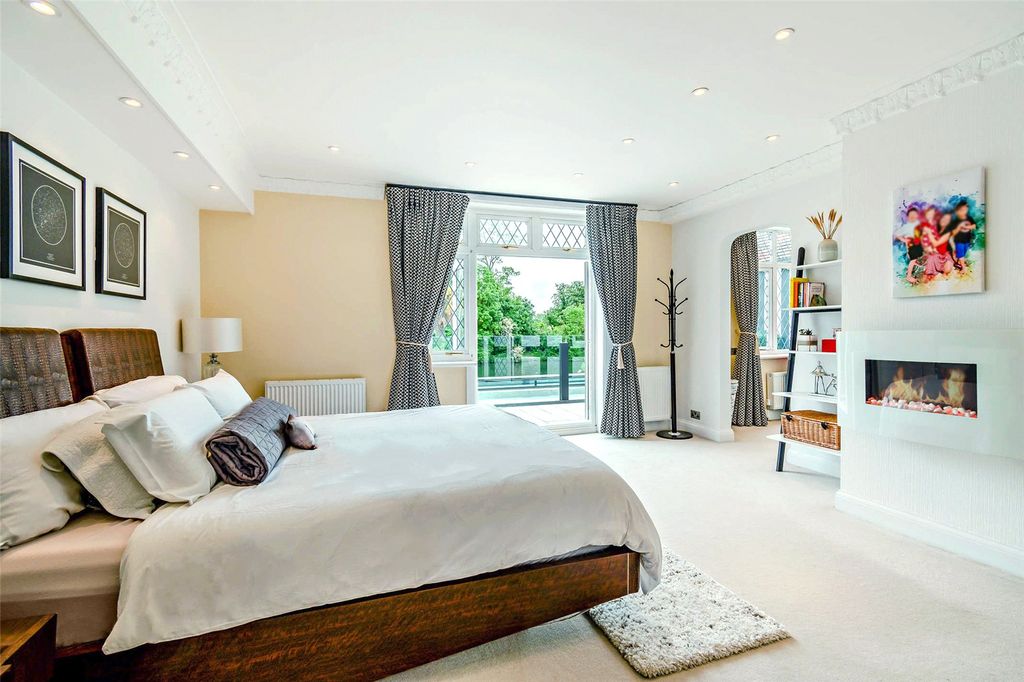 Additional image 9 of 7 bed detached house for saleFishery Road, Maidenhead, Berkshire SL6