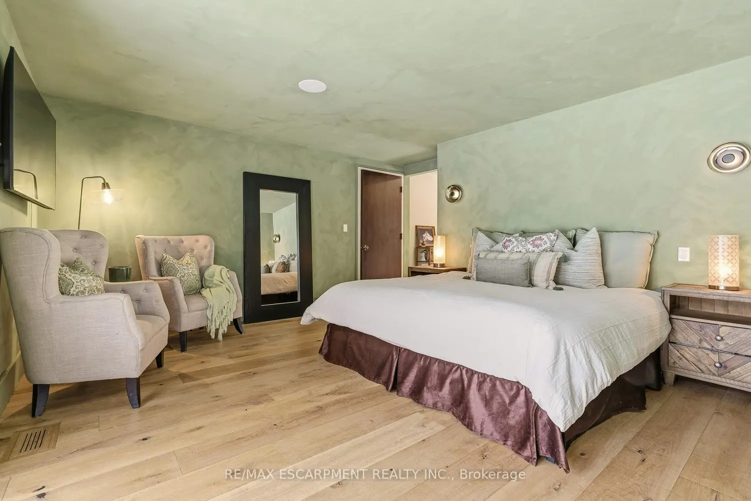 Additional image 6 of 2510 Britannia Road