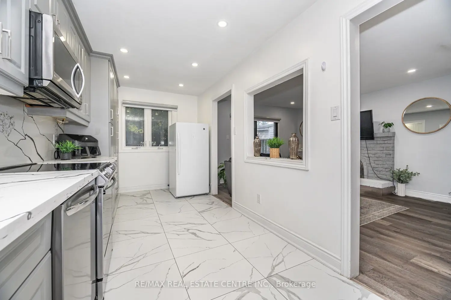 Additional image 9 of 44 Abelard Avenue