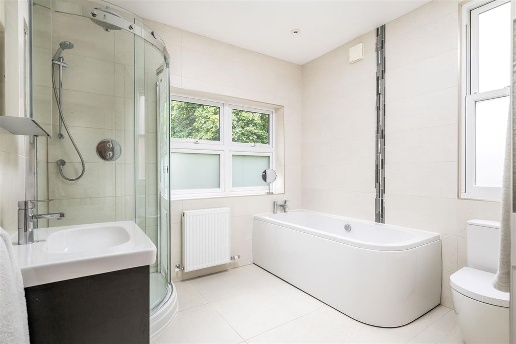 Additional image 26 of 7 bed detached house for salePark Avenue, Bedford MK40