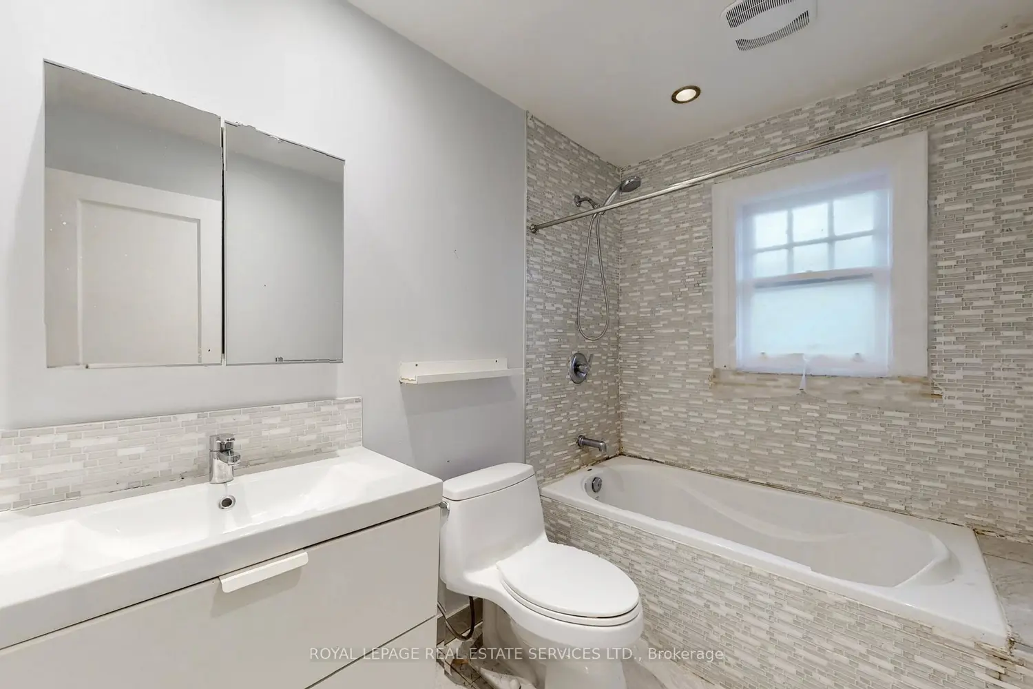 Additional image 14 of 89 Oriole Parkway