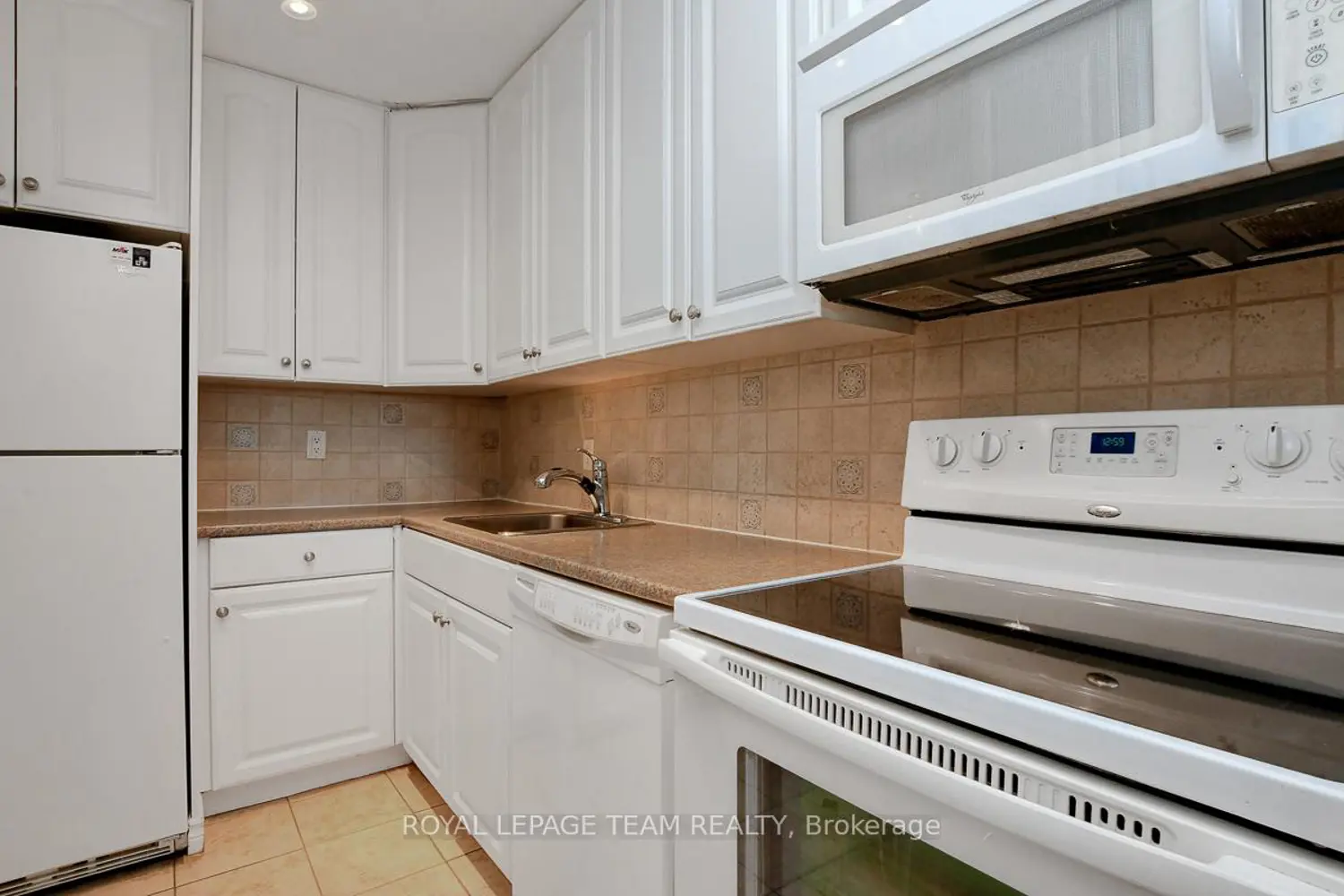 Additional image 7 of 2000 Jasmine Crescent 410