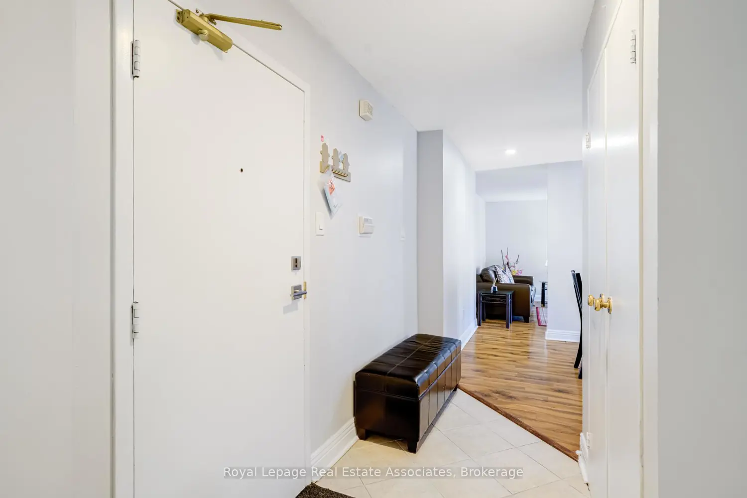 Additional image 3 of 3650 Kaneff Crescent 1006