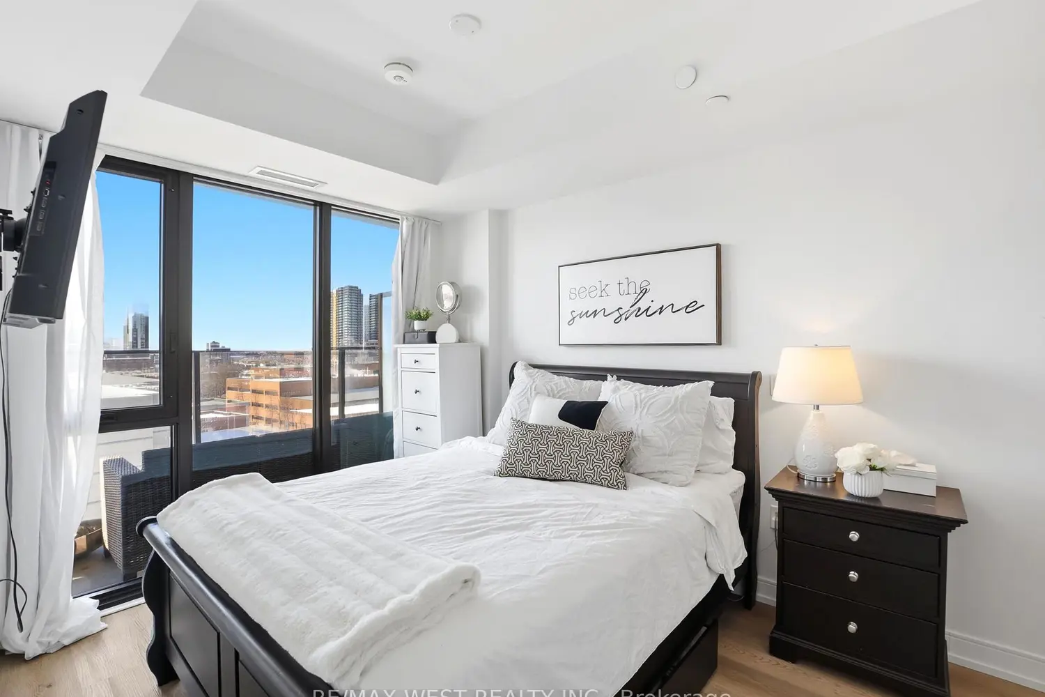 Additional image 10 of 1 Jarvis Street 912