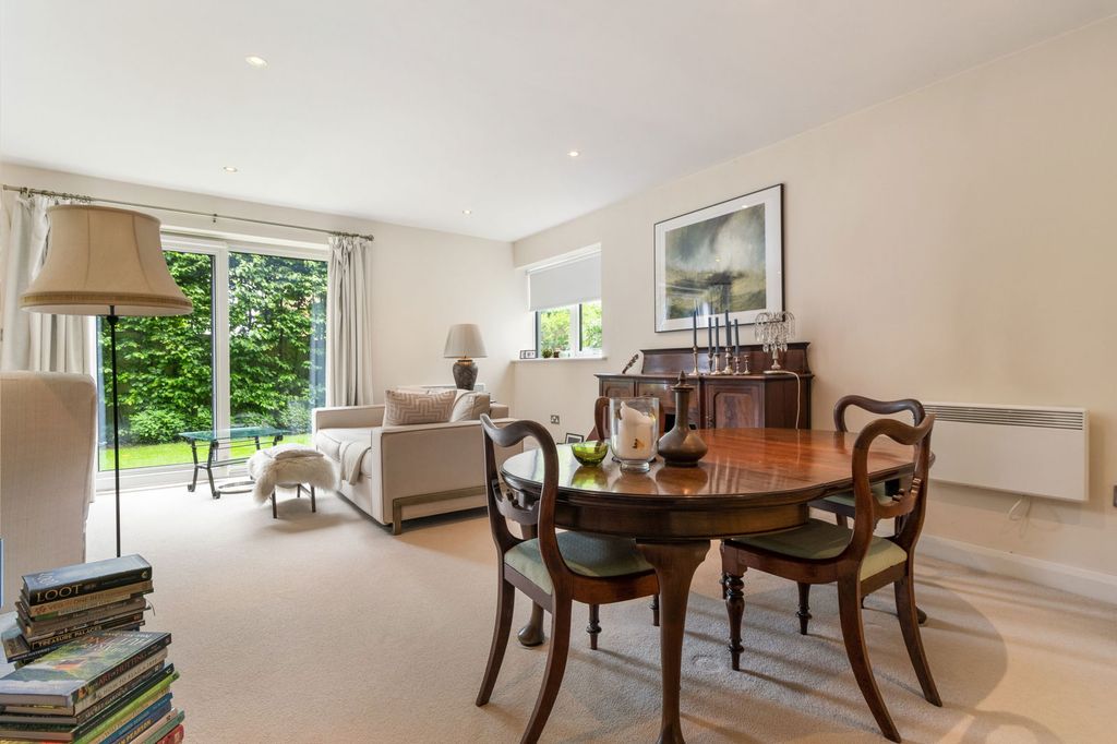 Additional image 4 of 2 bed flat for saleAlbert Road North, Great Malvern, Worcestershire WR14