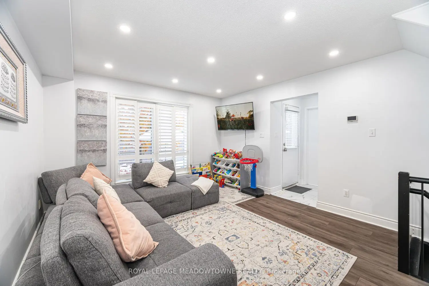 Additional image 6 of 5865 Dalebrook Crescent 15B