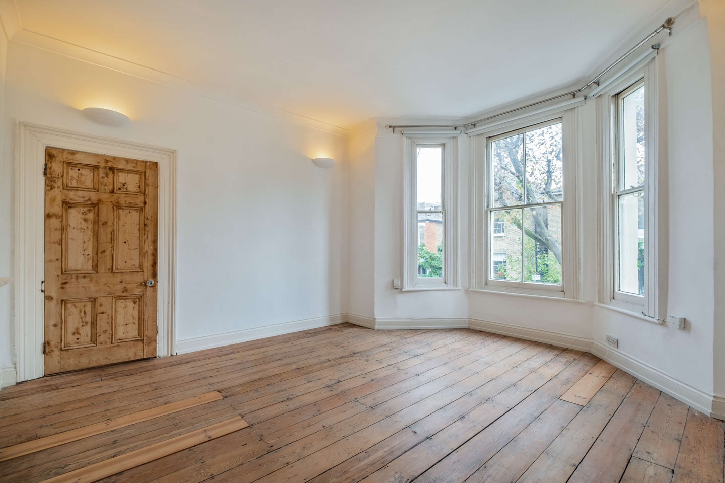 Additional image 3 of 1 Bed End Terrace, Bushey Hill Road, SE5, N1 7GU