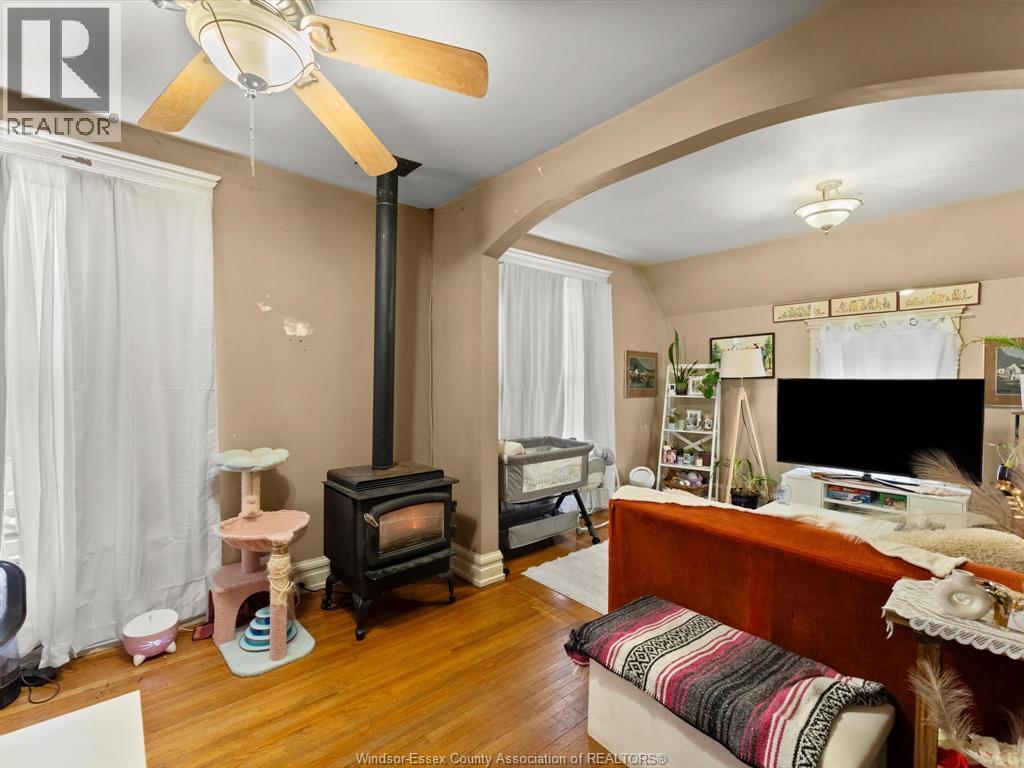 Additional image 6 of 39 Russell , Leamington, ON, N8H1V1