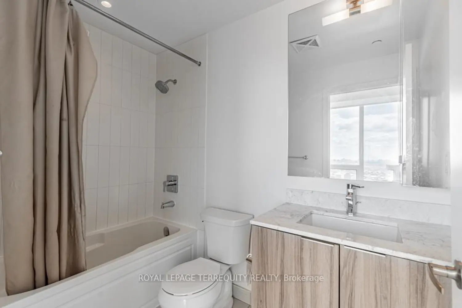 Additional image 12 of 955 Bay Street 3106
