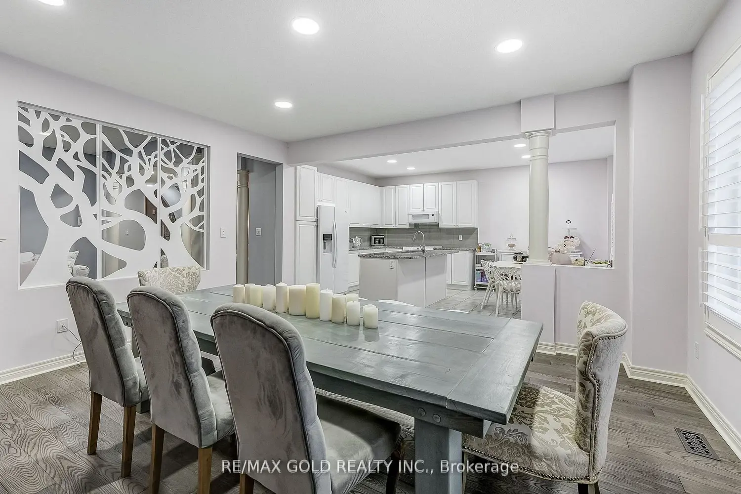 Additional image 4 of 552 Bessborough Drive