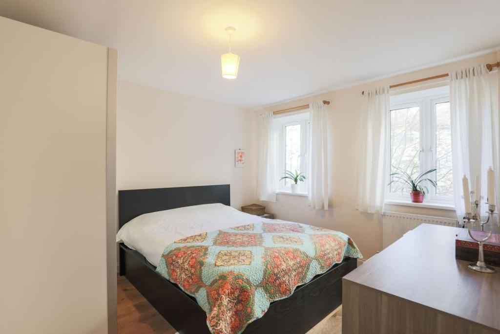 Additional image 2 of 2 Bed Flat, Sunningdale Close, SE16, N1 7GU